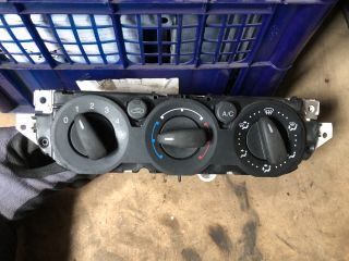 bontott FORD FOCUS II Fűtéskapcsoló (manuális klímás)