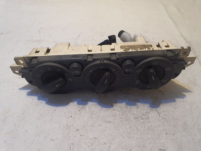 bontott FORD FOCUS II Fűtéskapcsoló (manuális klímás)