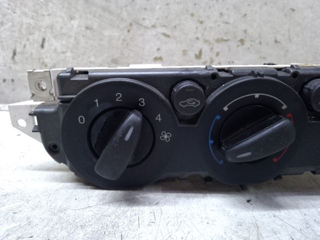 bontott FORD FOCUS II Fűtéskapcsoló (manuális klímás)