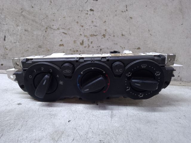 bontott FORD FOCUS II Fűtéskapcsoló (manuális klímás)