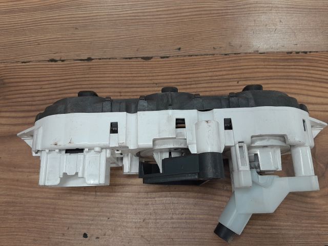 bontott FORD FOCUS II Fűtéskapcsoló (manuális klímás)