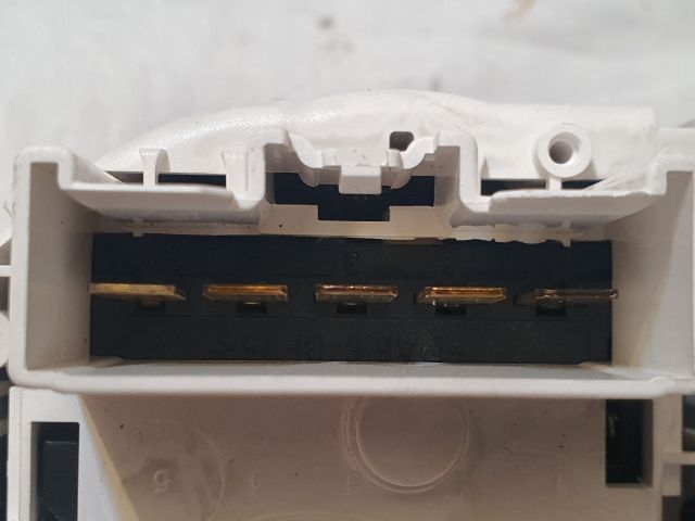 bontott FORD FOCUS II Fűtéskapcsoló (manuális klímás)