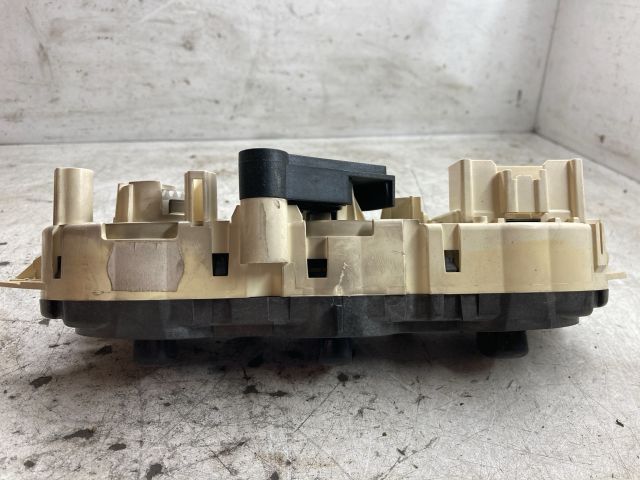 bontott FORD FOCUS II Fűtéskapcsoló (manuális klímás)