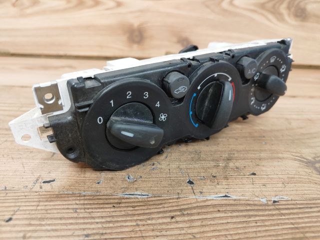 bontott FORD FOCUS II Fűtéskapcsoló (manuális klímás)