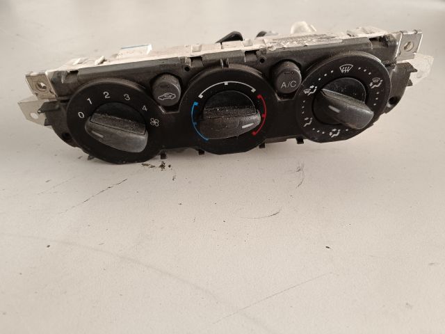 bontott FORD FOCUS II Fűtéskapcsoló (manuális klímás)