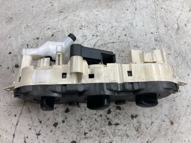 bontott FORD FOCUS II Fűtéskapcsoló (manuális klímás)