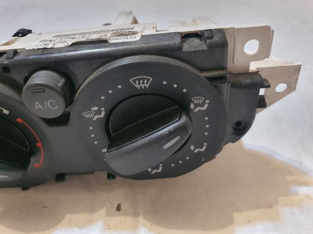 bontott FORD FOCUS II Fűtéskapcsoló (manuális klímás)