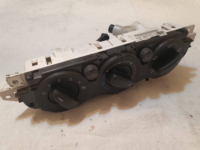 bontott FORD FOCUS II Fűtéskapcsoló (manuális klímás)