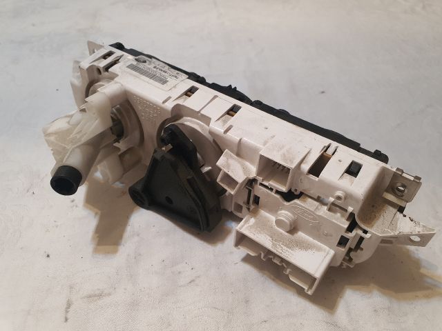 bontott FORD FOCUS II Fűtéskapcsoló (manuális klímás)