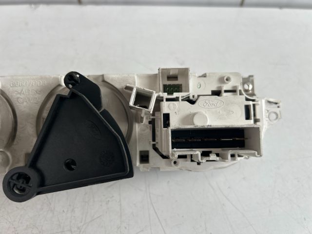 bontott FORD FOCUS II Fűtéskapcsoló (manuális klímás)