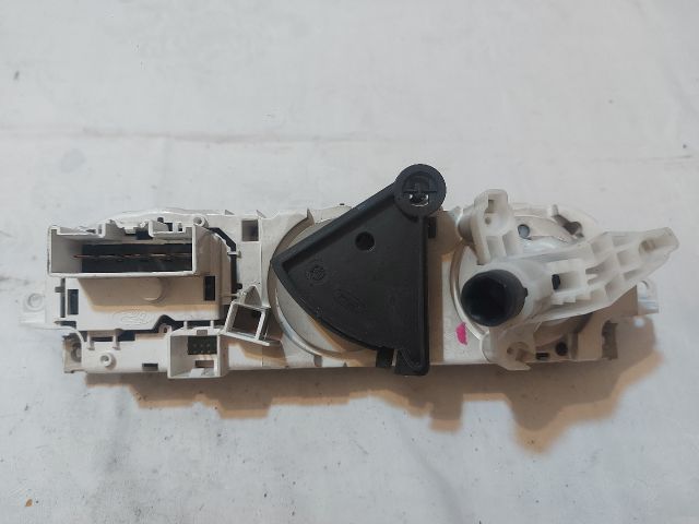 bontott FORD FOCUS II Fűtéskapcsoló (manuális klímás)