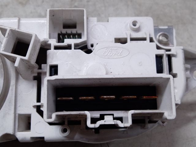 bontott FORD FOCUS II Fűtéskapcsoló (manuális klímás)