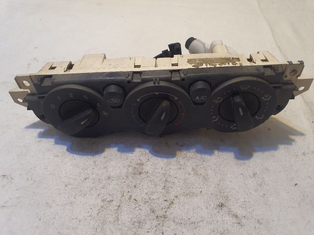 bontott FORD FOCUS II Fűtéskapcsoló (manuális klímás)