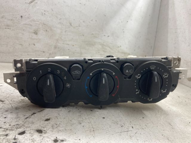 bontott FORD FOCUS II Fűtéskapcsoló (manuális klímás)
