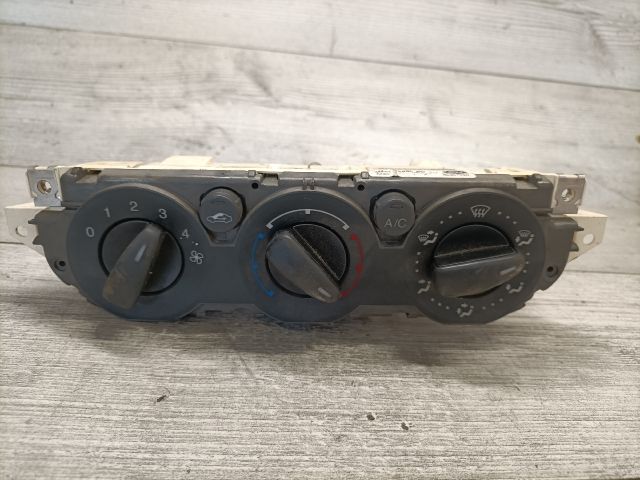 bontott FORD FOCUS II Fűtéskapcsoló (manuális klímás)