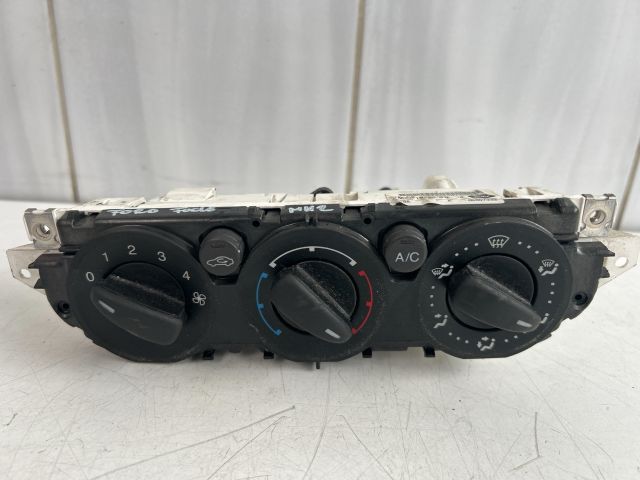 bontott FORD FOCUS II Fűtéskapcsoló (manuális klímás)