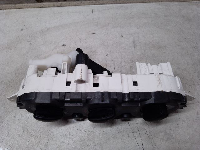 bontott FORD FOCUS II Fűtéskapcsoló (manuális klímás)