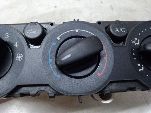 bontott FORD FOCUS II Fűtéskapcsoló (manuális klímás)