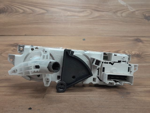 bontott FORD FOCUS II Fűtéskapcsoló (manuális klímás)