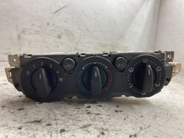 bontott FORD FOCUS II Fűtéskapcsoló (manuális klímás)
