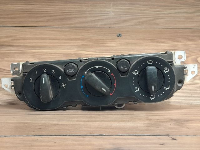 bontott FORD FOCUS II Fűtéskapcsoló (manuális klímás)