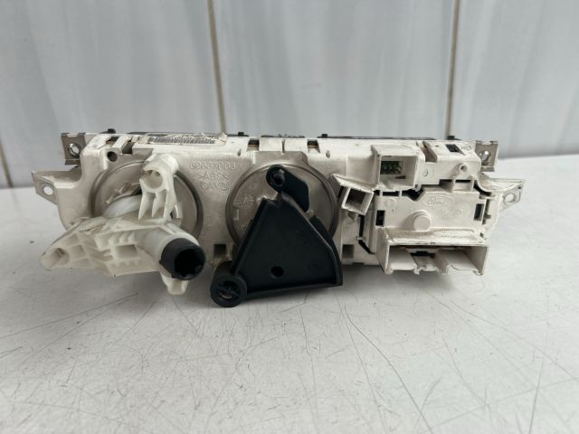 bontott FORD FOCUS II Fűtéskapcsoló (manuális klímás)