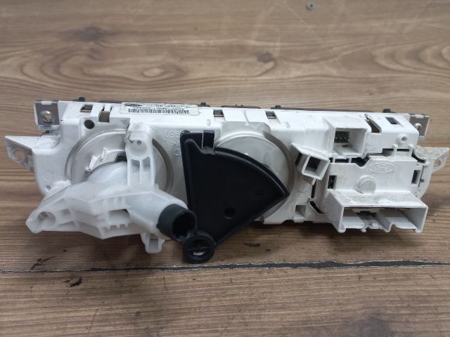 bontott FORD FOCUS II Fűtéskapcsoló
