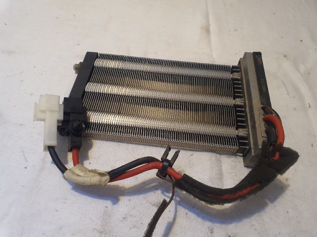 bontott FORD FOCUS II Fűtőradiátor (Elektromos)