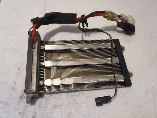 bontott FORD FOCUS II Fűtőradiátor (Elektromos)