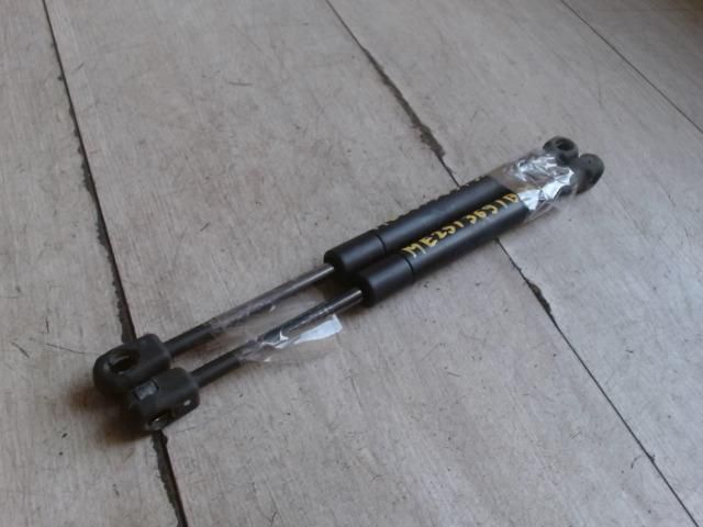 bontott FORD FOCUS II Gázrugós Kitámasztó Teleszkóp Pár Csomagtérajtó