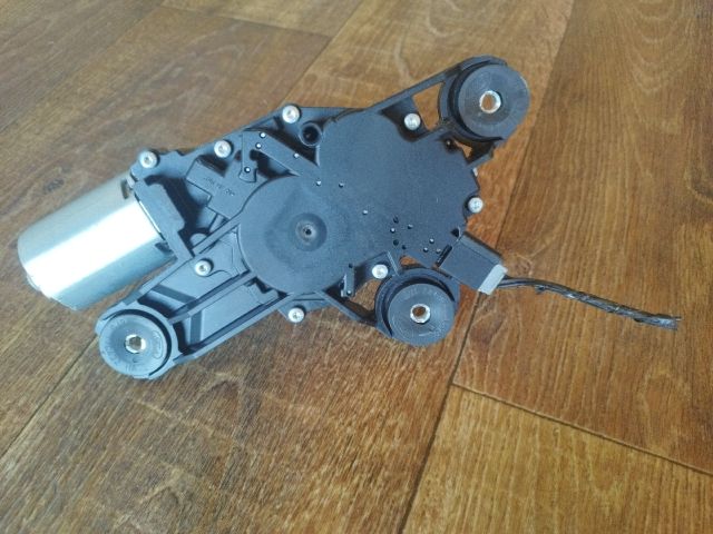 bontott FORD FOCUS II Hátsó Ablaktörlő Motor