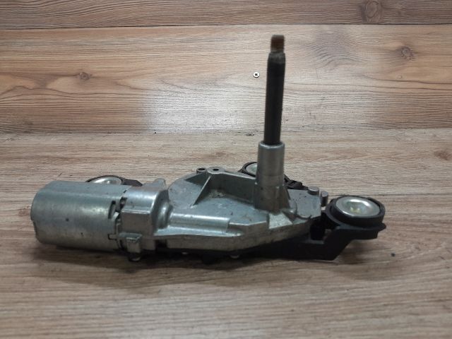 bontott FORD FOCUS II Hátsó Ablaktörlő Motor