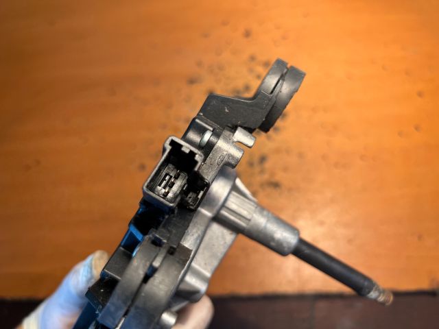 bontott FORD FOCUS II Hátsó Ablaktörlő Motor