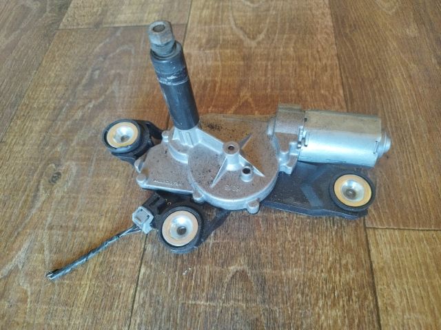 bontott FORD FOCUS II Hátsó Ablaktörlő Motor