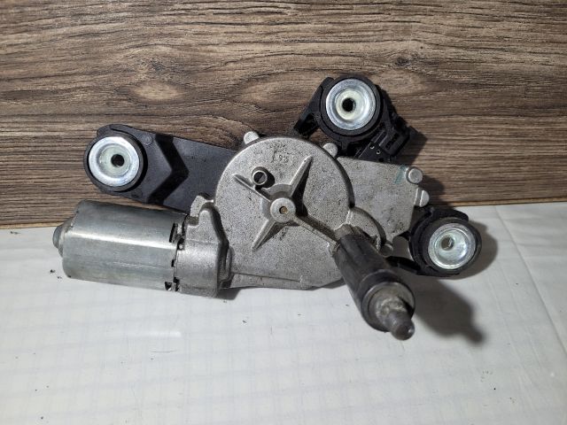 bontott FORD FOCUS II Hátsó Ablaktörlő Motor