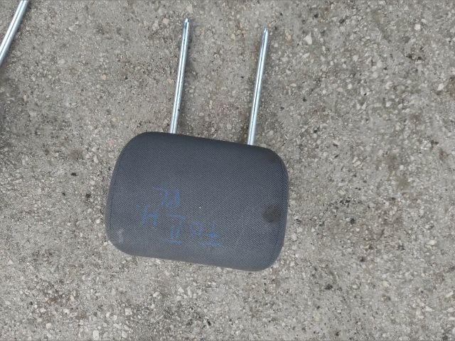 bontott FORD FOCUS II Hátsó Fejtámla