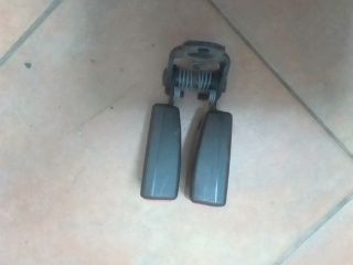 bontott FORD FOCUS II Hátsó középső Biztonsági Öv Csat