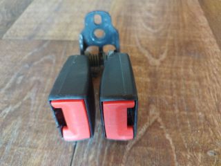 bontott FORD FOCUS II Hátsó középső Biztonsági Öv Csat