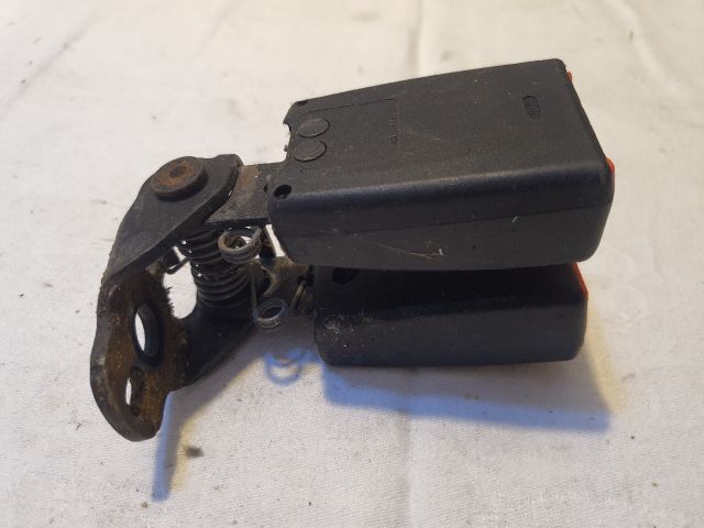 bontott FORD FOCUS II Hátsó középső Biztonsági Öv Csat