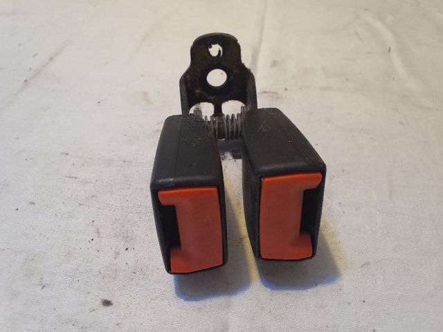 bontott FORD FOCUS II Hátsó középső Biztonsági Öv Csat