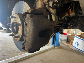 bontott FORD FOCUS II Hátsó középső Fejtámla