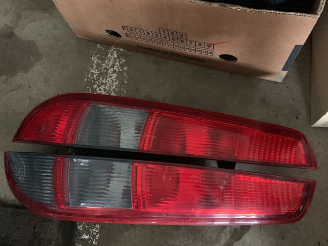 bontott FORD FOCUS II Hátsó Lámpa Szett