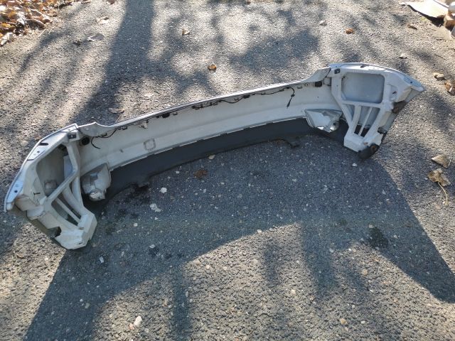 bontott FORD FOCUS II Hátsó Lökhárító (Részeivel)