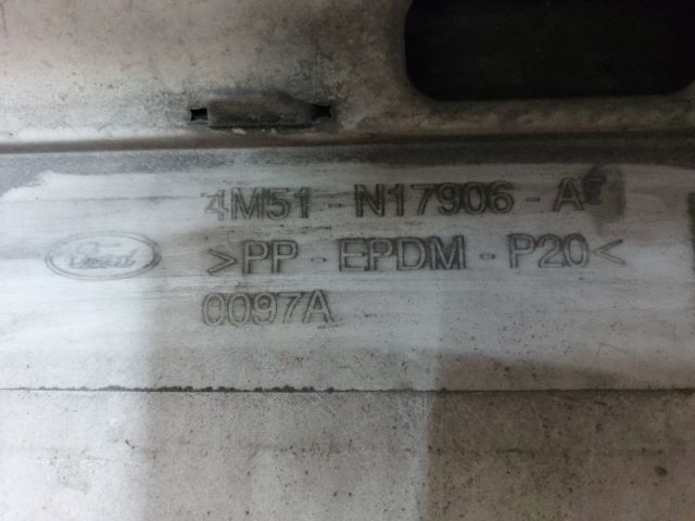 bontott FORD FOCUS II Hátsó Lökhárító (Részeivel)