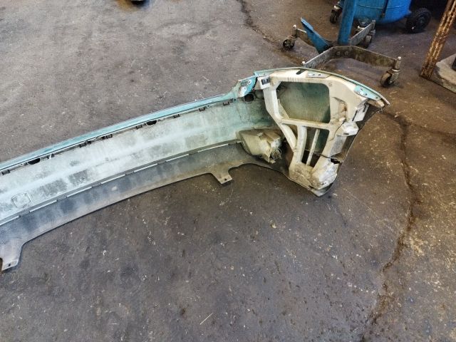 bontott FORD FOCUS II Hátsó Lökhárító (Részeivel)