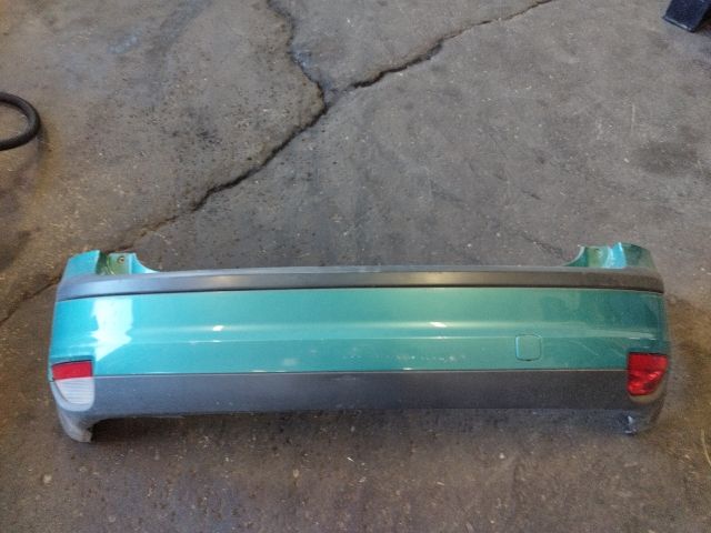 bontott FORD FOCUS II Hátsó Lökhárító (Részeivel)