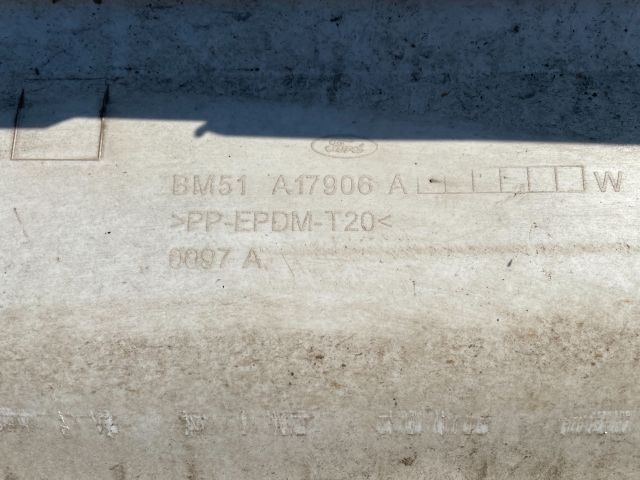 bontott FORD FOCUS II Hátsó Lökhárító (Részeivel)