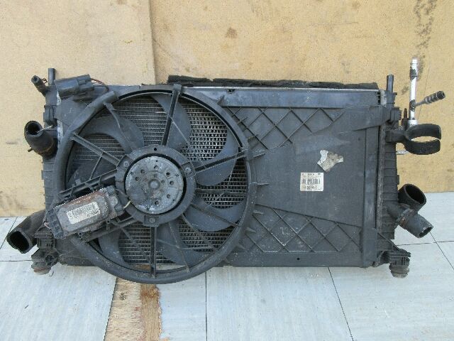 bontott FORD FOCUS II Hűtő Ventilátor(ok), Radiátor(ok) Szett