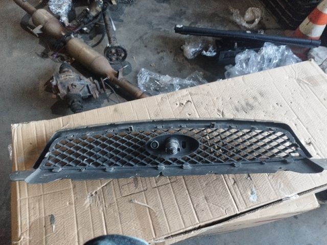 bontott FORD FOCUS II Hűtőrács