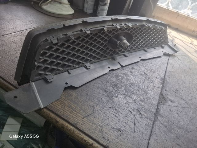 bontott FORD FOCUS II Hűtőrács